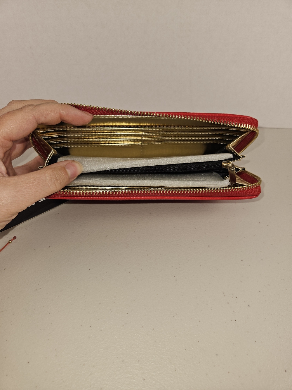 NWT Steve Madden Red Pebbled Zip Wallet with Gold Accent - Picture 8 of 12